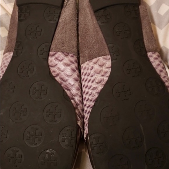 Reposh- Tory Burch flats - Picture 2 of 4